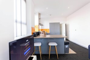 Fridge, microwave, oven, stovetop - Central Blackburn Contemporary 1 Bedroom Apartment (Blackburn)