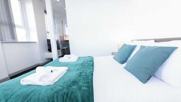 1 bedroom, desk, iron/ironing board, WiFi