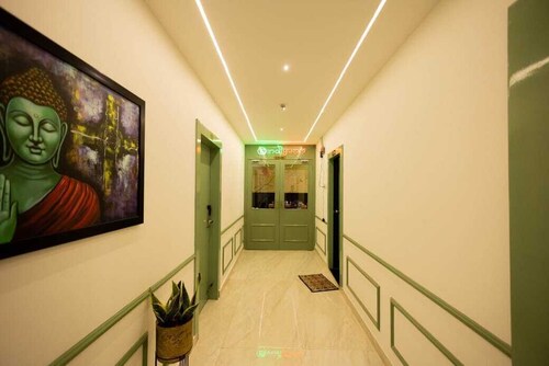 Treebo Moon Waalk, Patia