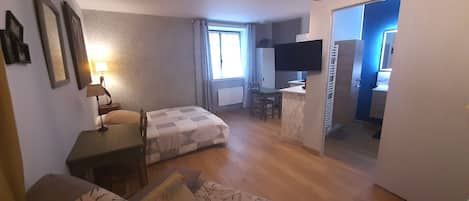 1 bedroom, WiFi, bed sheets