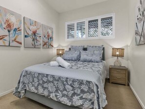 3 bedrooms, iron/ironing board, free WiFi, bed sheets