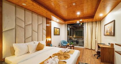The Whitestone Inn & Suites Manali