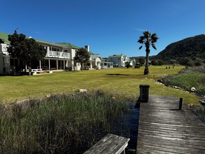 Terrace/patio - River, Mountain, and Sea Escape - Charming 4-bedroom house in Plettenberg Bay. (Plettenberg Bay)
