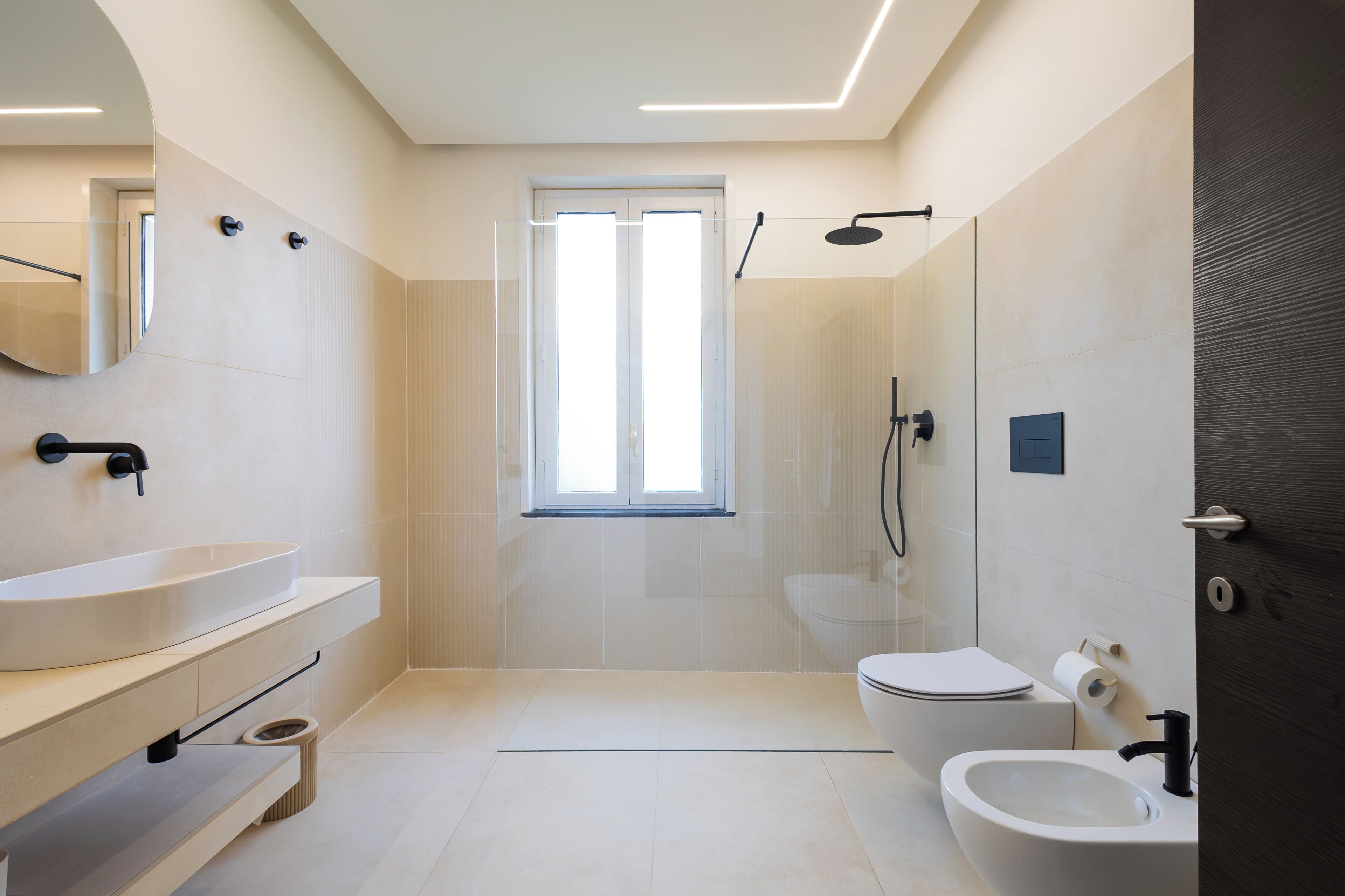 Dusche, Haartrockner, Bidet, Handtücher