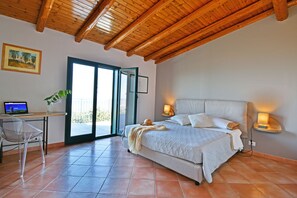 6 bedrooms, iron/ironing board, WiFi, bed sheets - Bellavista Etna Villa With Pool And Jacuzzi (mascali)