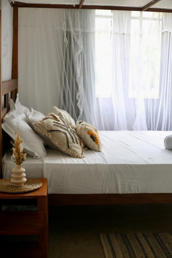 Shared Dormitory, 1 Bedroom, Smoking, Balcony