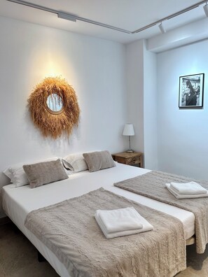 2 bedrooms, WiFi, bed sheets