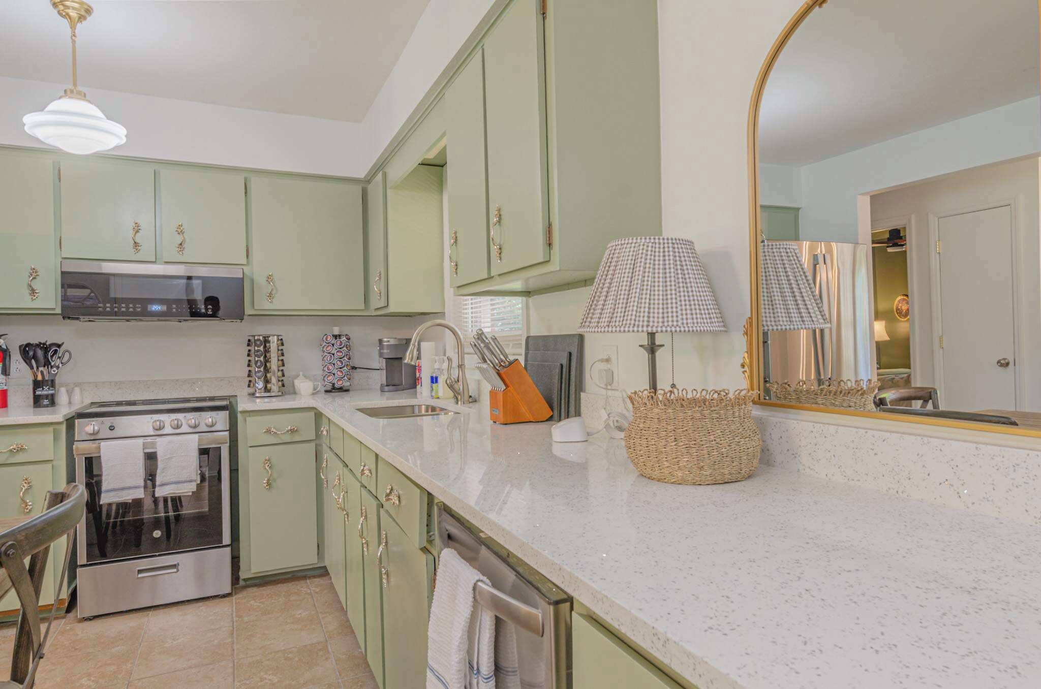 冰箱、微波炉、烤箱、炉灶