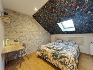 1 bedroom, desk, iron/ironing board, travel cot