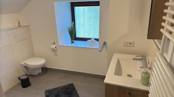 Dusche, Handtücher, Seife, Toilettenpapier