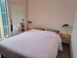 1 camera, una scrivania, ferro/asse da stiro, Wi-Fi gratuito