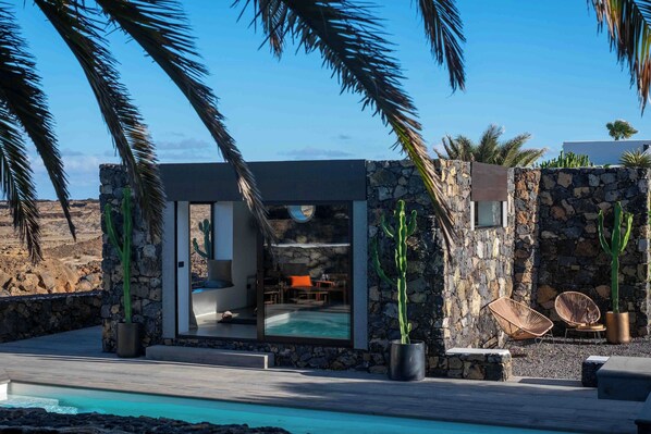 Deluxe Villa, Ocean View | Living area | Printers - Villa by the Sea (Haria)