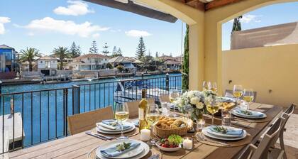 Waterfront Retreat | Private Jetty, Kayak & Walk