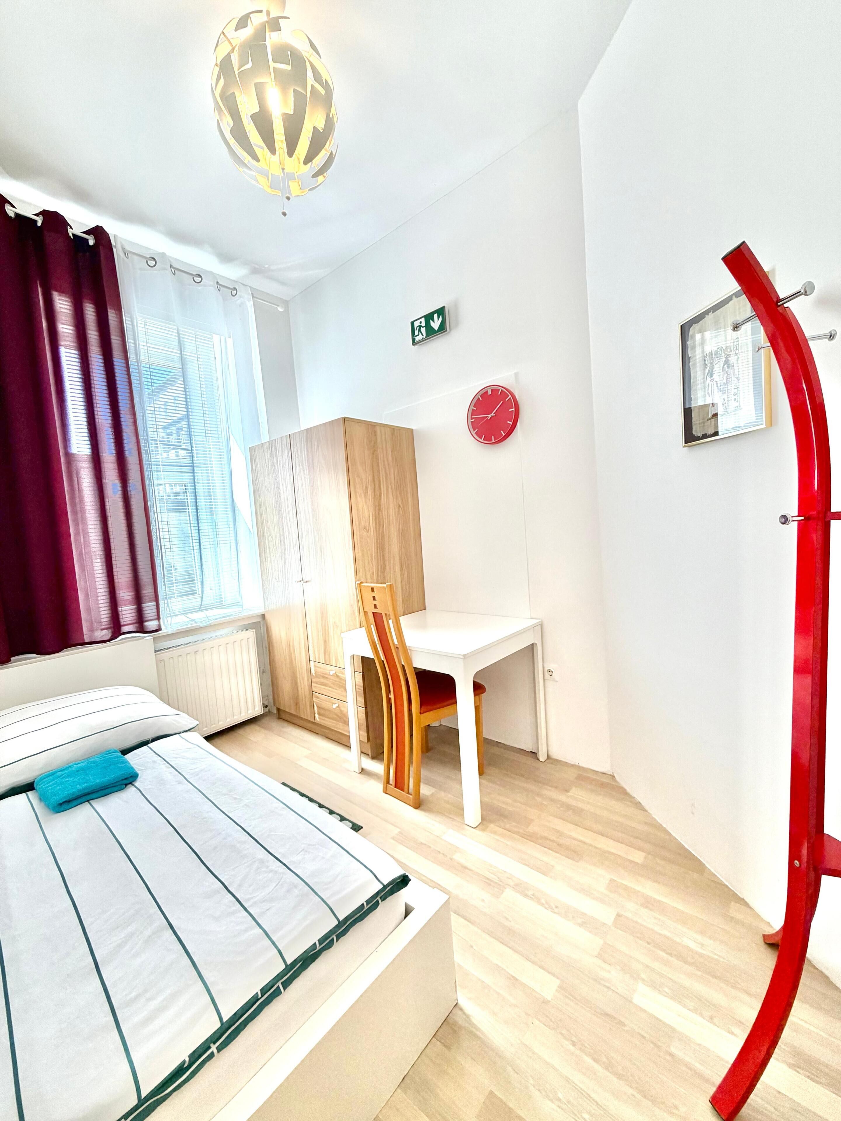 Basic - Einzelzimmer, Stadtblick (n16) | Wifi gratis y ropa de cama 