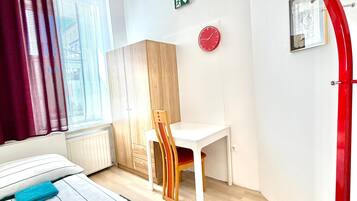 Basic - Einzelzimmer, Stadtblick (n16) | Wifi gratis y ropa de cama