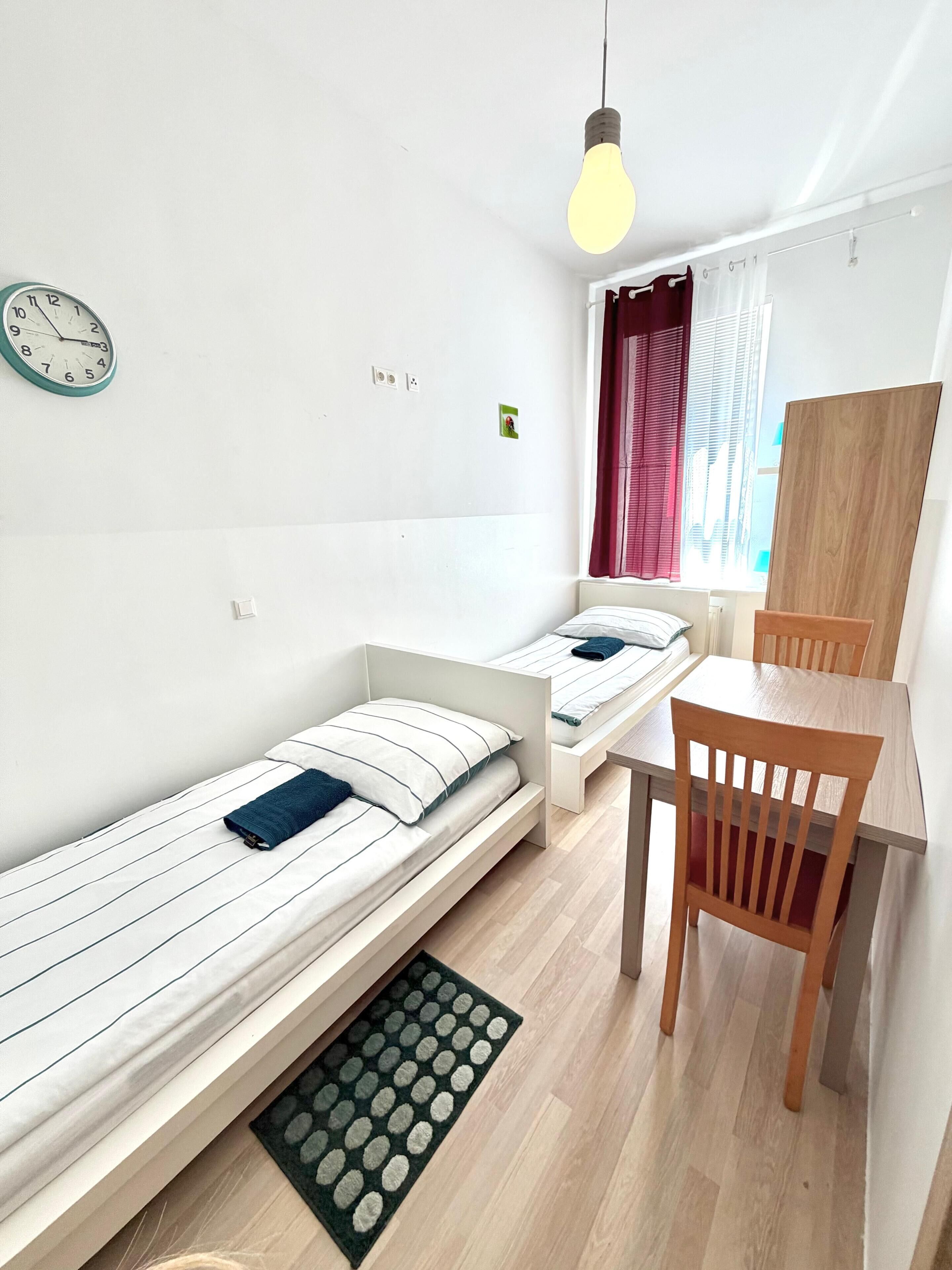 Basic Twin Room Stadtblick (n21) | Free WiFi, bed sheets