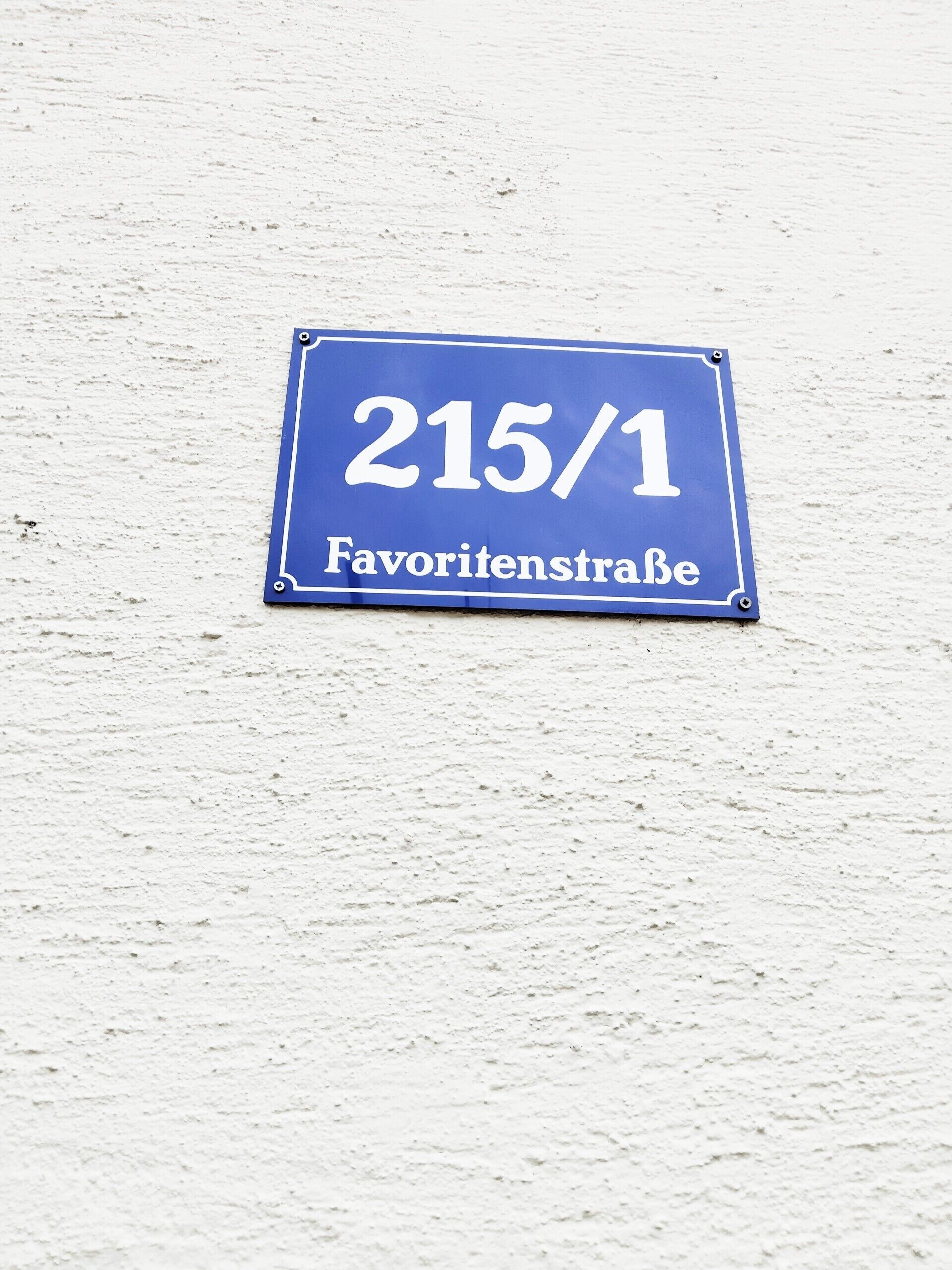 Foto - FAVORIT-ROOMS , direkt Metro connection U1 to Centralstation , City-Center and Airport