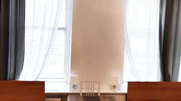 Basic - Zweibettzimmer, Stadtblick (n17) | Kostenloses WLAN