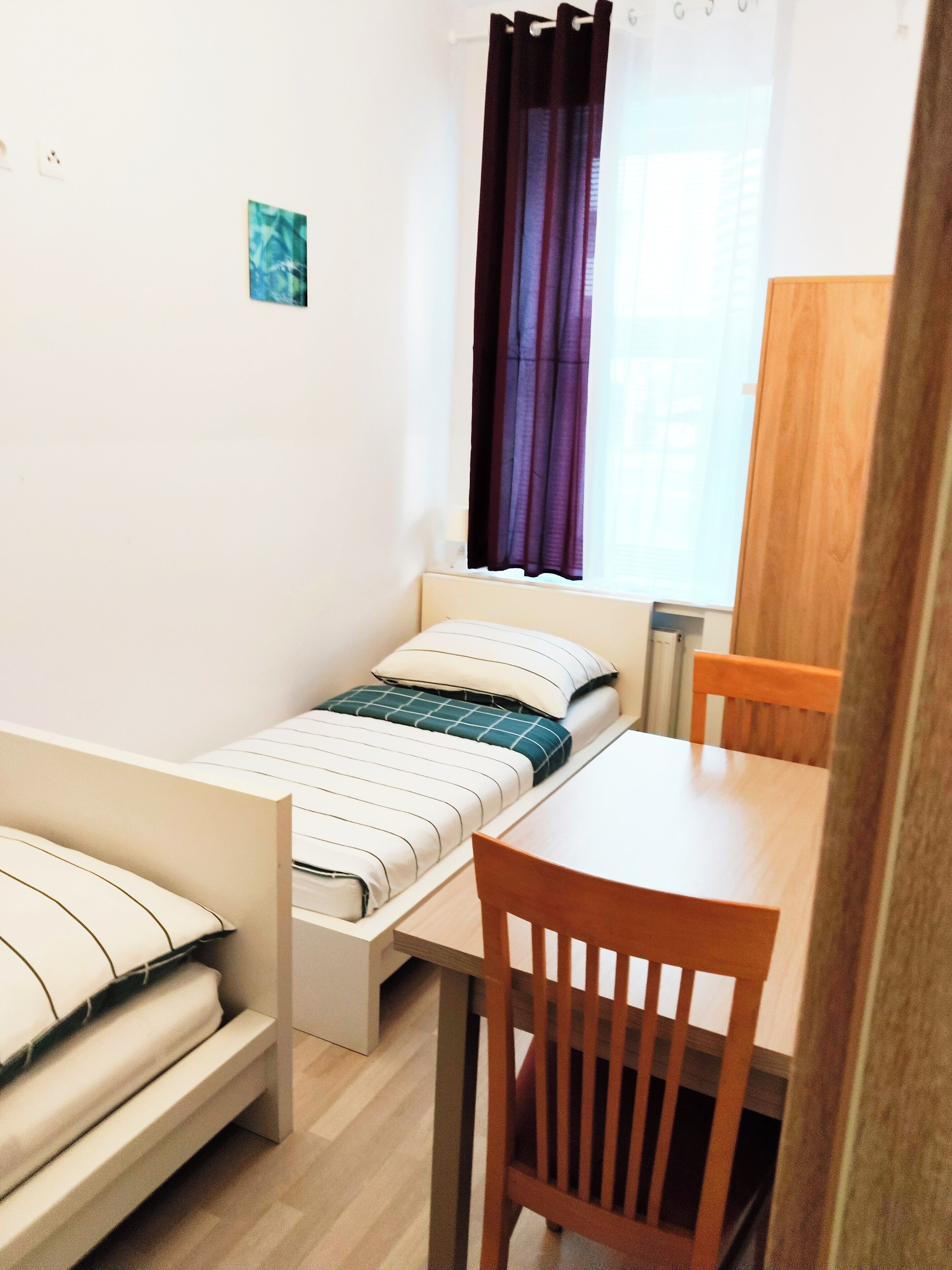 Foto - FAVORIT-ROOMS , direkt Metro connection U1 to Centralstation-Airport and City-Center