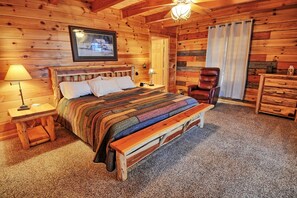 4 bedrooms, desk, iron/ironing board, free WiFi