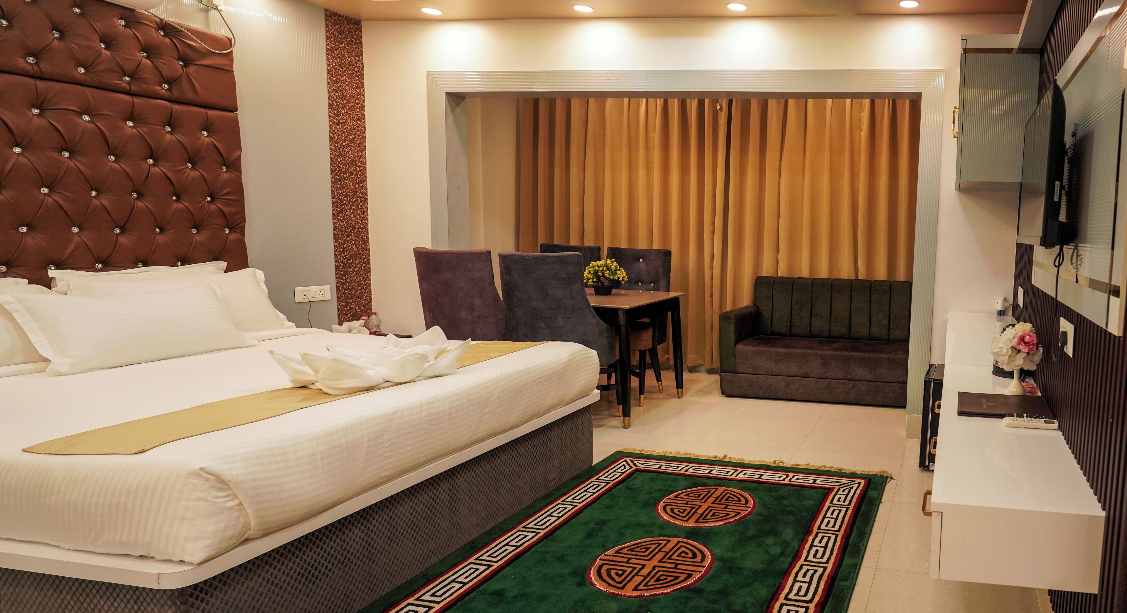 Studio Suite | Premium bedding, bed sheets