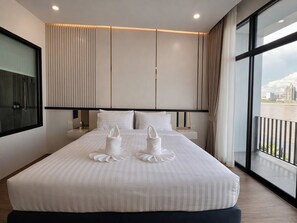 Superior Double Room, River View | Desk, blackout drapes, iron/ironing board, free WiFi - View khong Hotel (Chiang Saen)