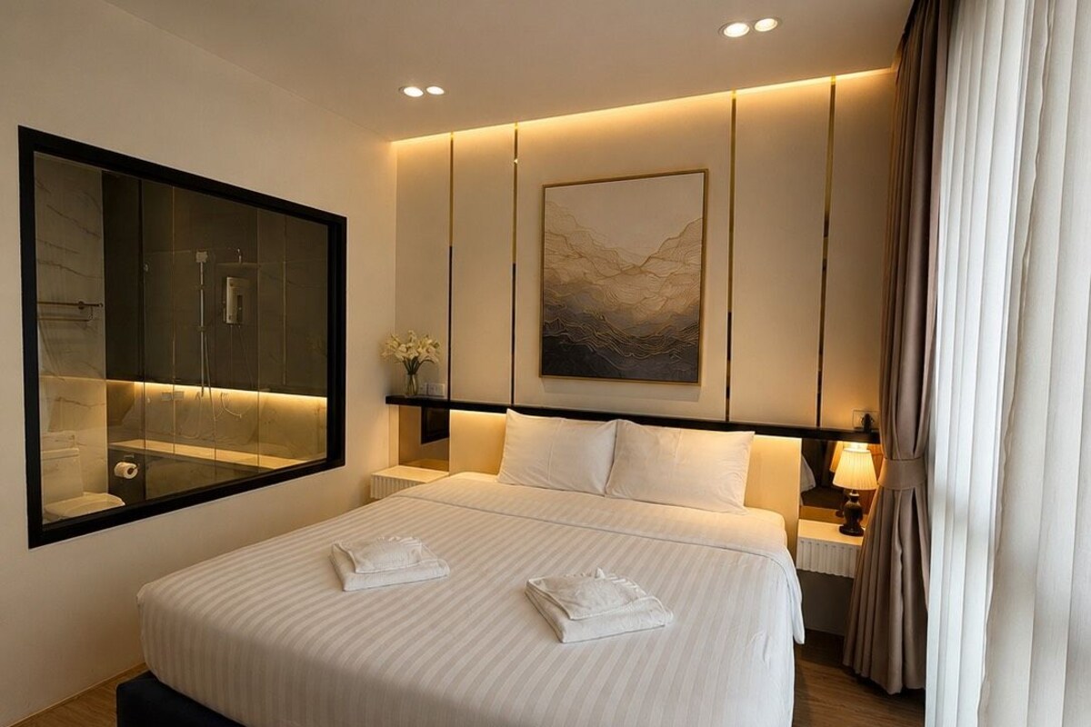 Standard Double Room, Non Smoking, Mountain View | Desk, blackout drapes, iron/ironing board (on request), WiFi (free)