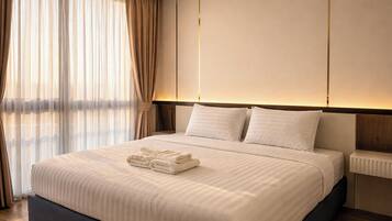 Standard Double Room, Non Smoking, Mountain View | Hypo-allergenic bedding, desk, iron/ironing board, free WiFi