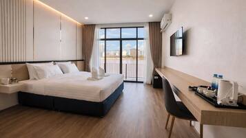 Hypo-allergenic bedding, free WiFi