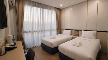 Tomannsrom – standard, fjellutsikt | Allergitestet sengetøy, skrivebord og strykejern/-brett