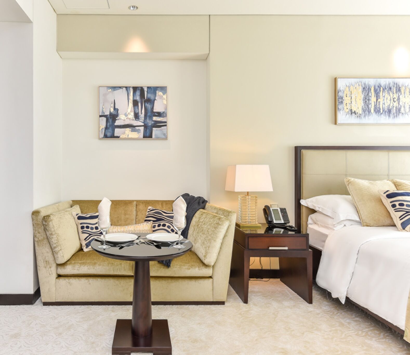 1 slaapkamer, een strijkplank/strijkijzer, wifi, beddengoed