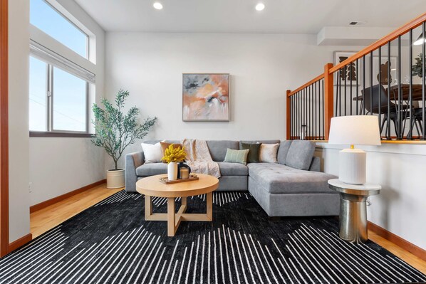 Unclassified image, 1 of 45, button