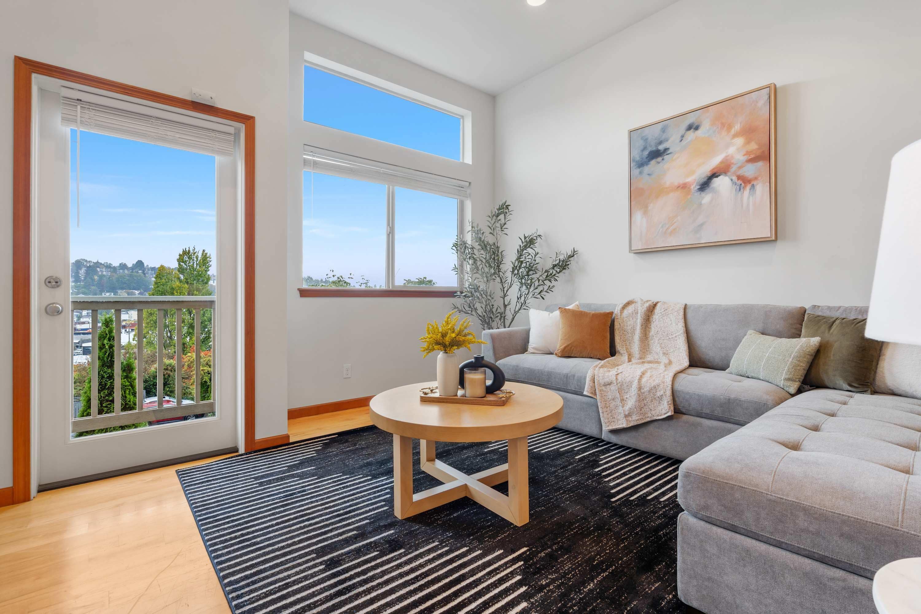 تلفزيون، مدفأة، مكتب