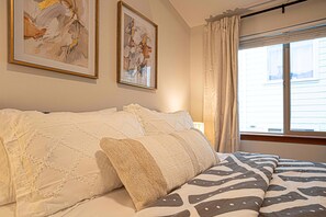 3 bedrooms, iron/ironing board, travel crib, WiFi