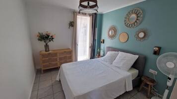 2 slaapkamers, een strijkplank/strijkijzer, wifi, beddengoed