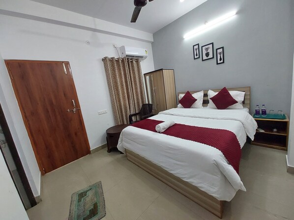 Deluxe Double Room, City View | Free WiFi