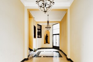 Interior - Easylife - Elegance and design in Solari Area (Milano)