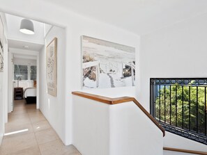 3 soverom, skrivebord, strykejern/-brett og wi-fi (inkludert)