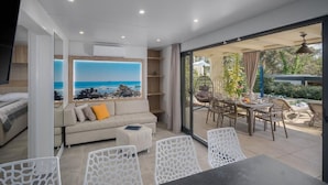 Luxury Marine Mobile Home with Private Pool and Hot Tub