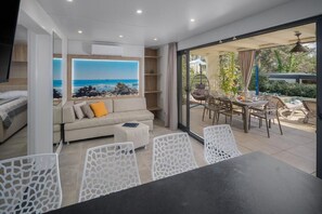 Luxury Marine Mobile Home with Private Pool and Hot Tub | 2 bedrooms, soundproofing, free cribs/infant beds, free WiFi