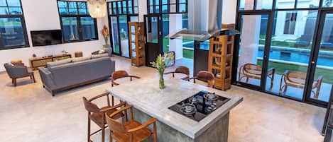Luxury Villa, Pool View, Poolside | Ruang makan