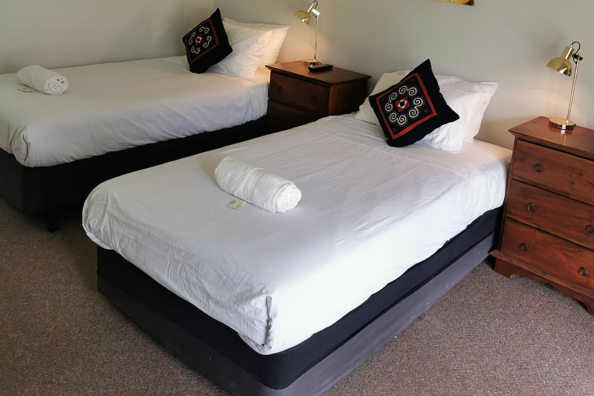 Habitación económica con 1 cama matrimonial o 2 individuales | Wifi gratis