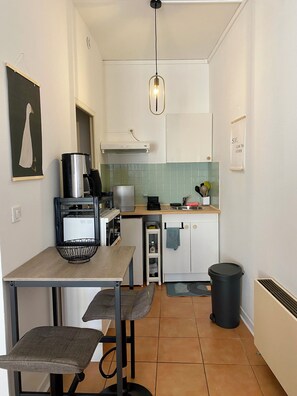 Private kitchen - Furnished studio located in the historic Vesone district. Near town center (Périgueux)