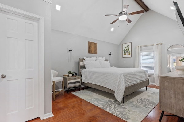 4 slaapkamers, een bureau, een strijkplank/strijkijzer, gratis wifi