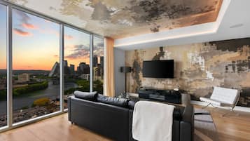 TV, peis og bordtennis