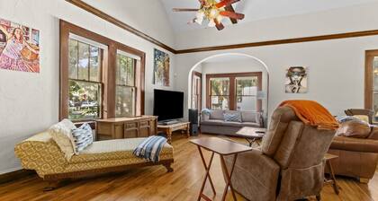 !!Duck Pond Charming 3bed 2 bath house!!
