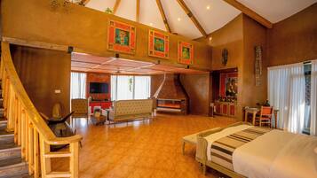 Familiekamer | Individueel gedecoreerd, een bureau, gratis wifi