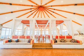 Lobby lounge - Kuriftu Resort & Spa African Village (Addis Ababa)