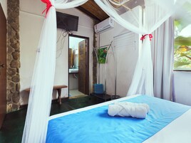 Quarto econômico | Frigobar, Wi-Fi de cortesia, roupa de cama