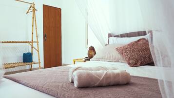 Quarto duplo standard | Wi-Fi de cortesia, roupa de cama